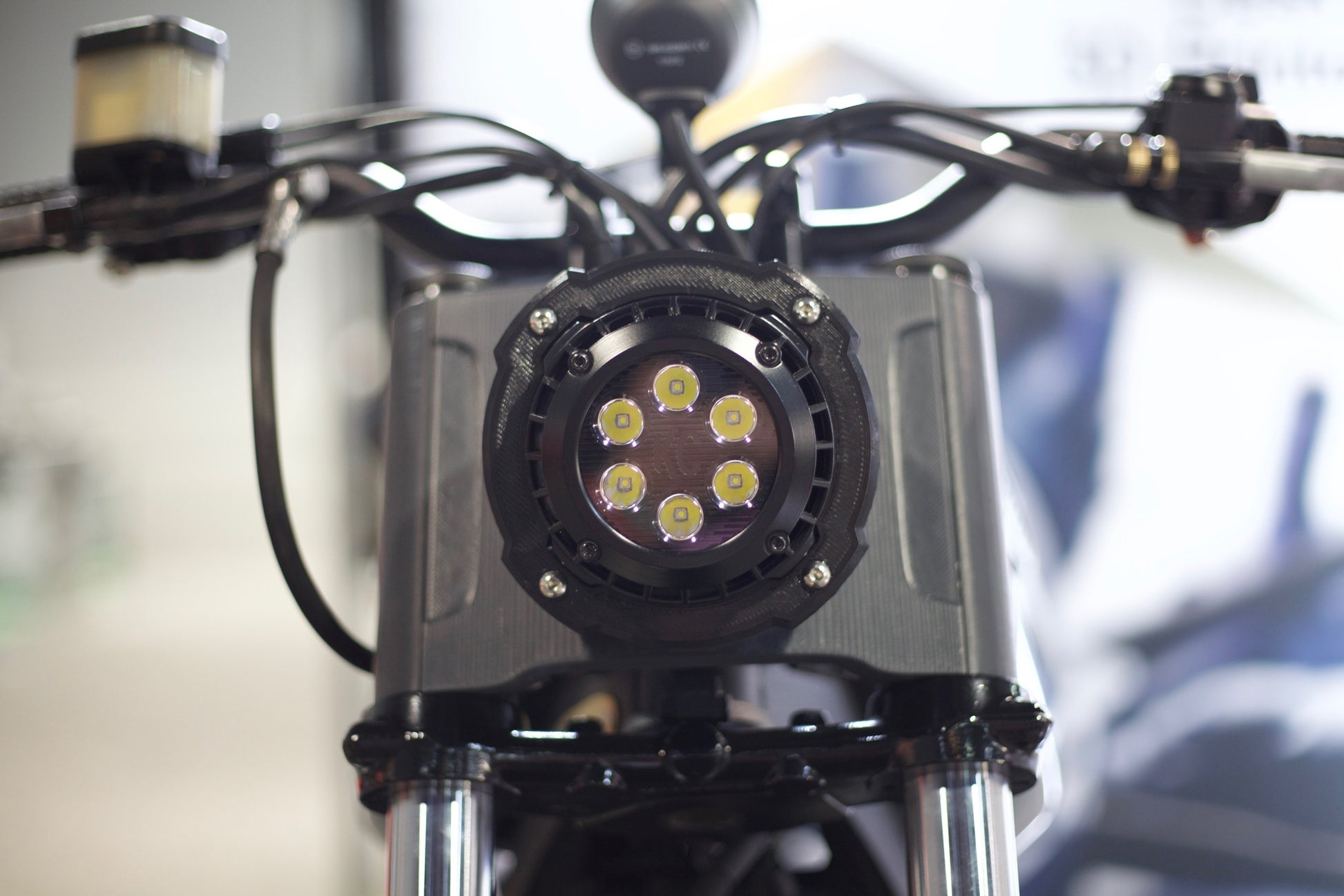 1300_Aux_Light_5.jpg
