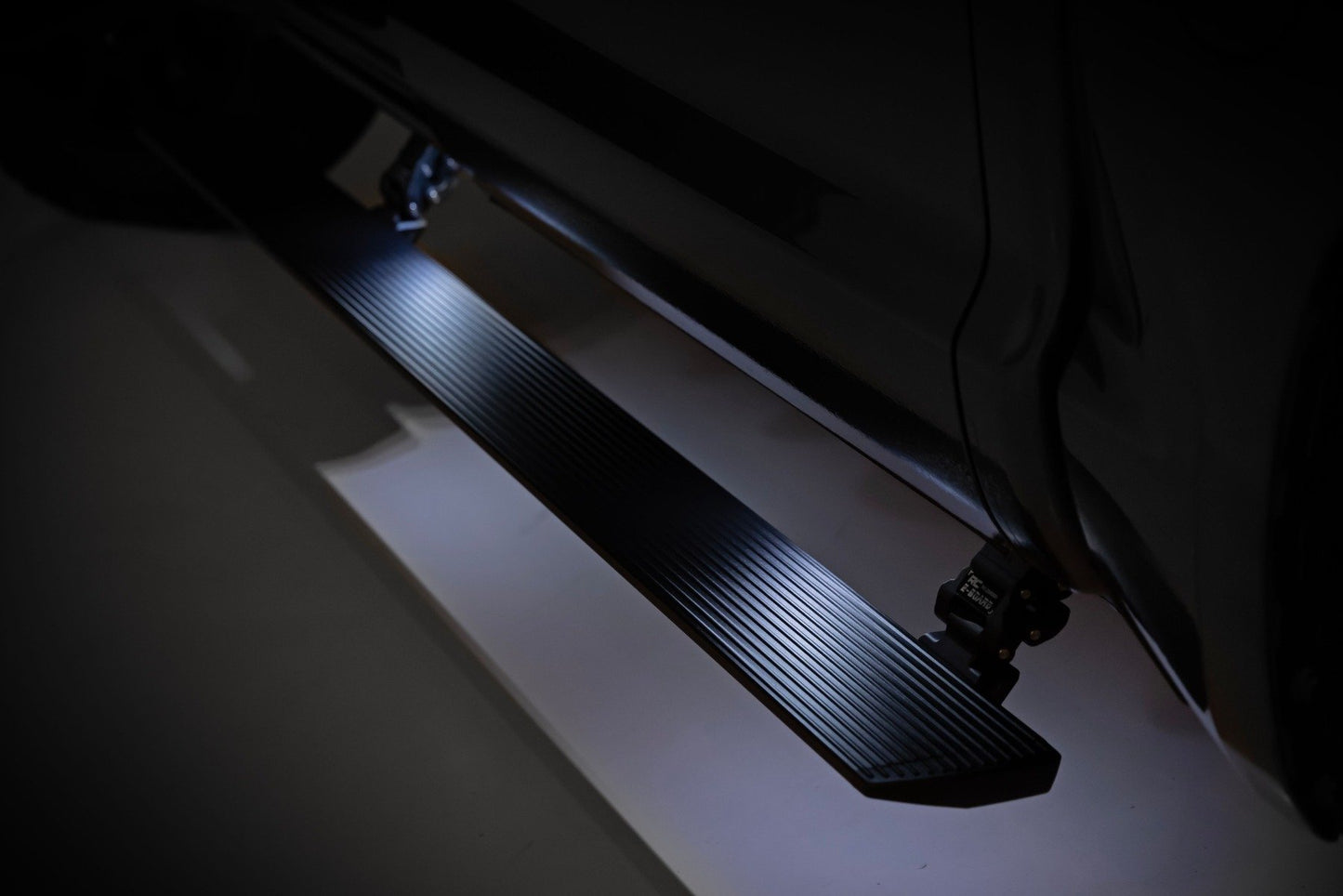 Power Running Boards | Dual Electric Motor | Crew Cab | Ram 2500 (11-26)/3500 (11-25) 