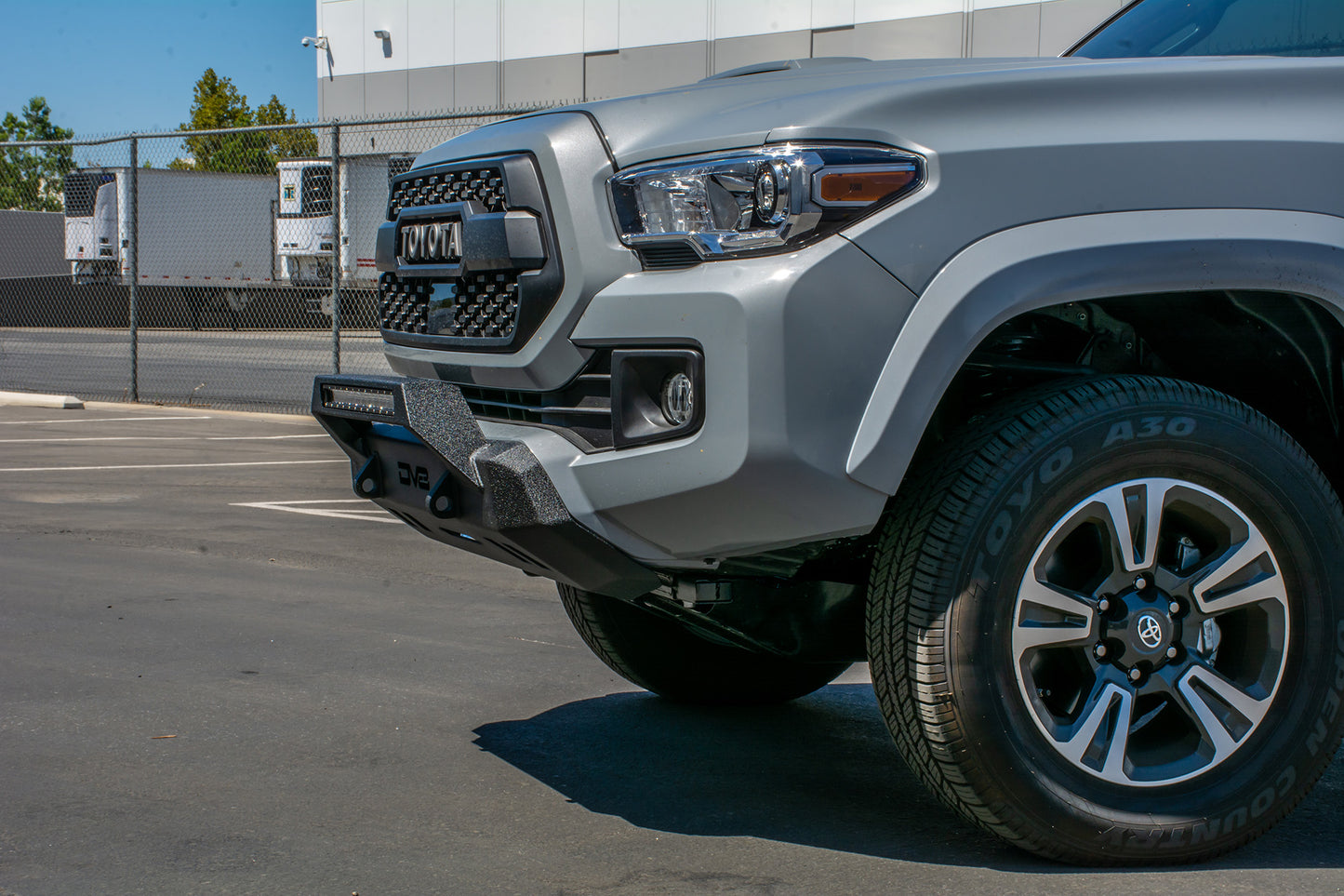 DV8_Offroad_FBTT1-05_Toyota-Tacoma-front-bumper_angle5_72dpi.jpg