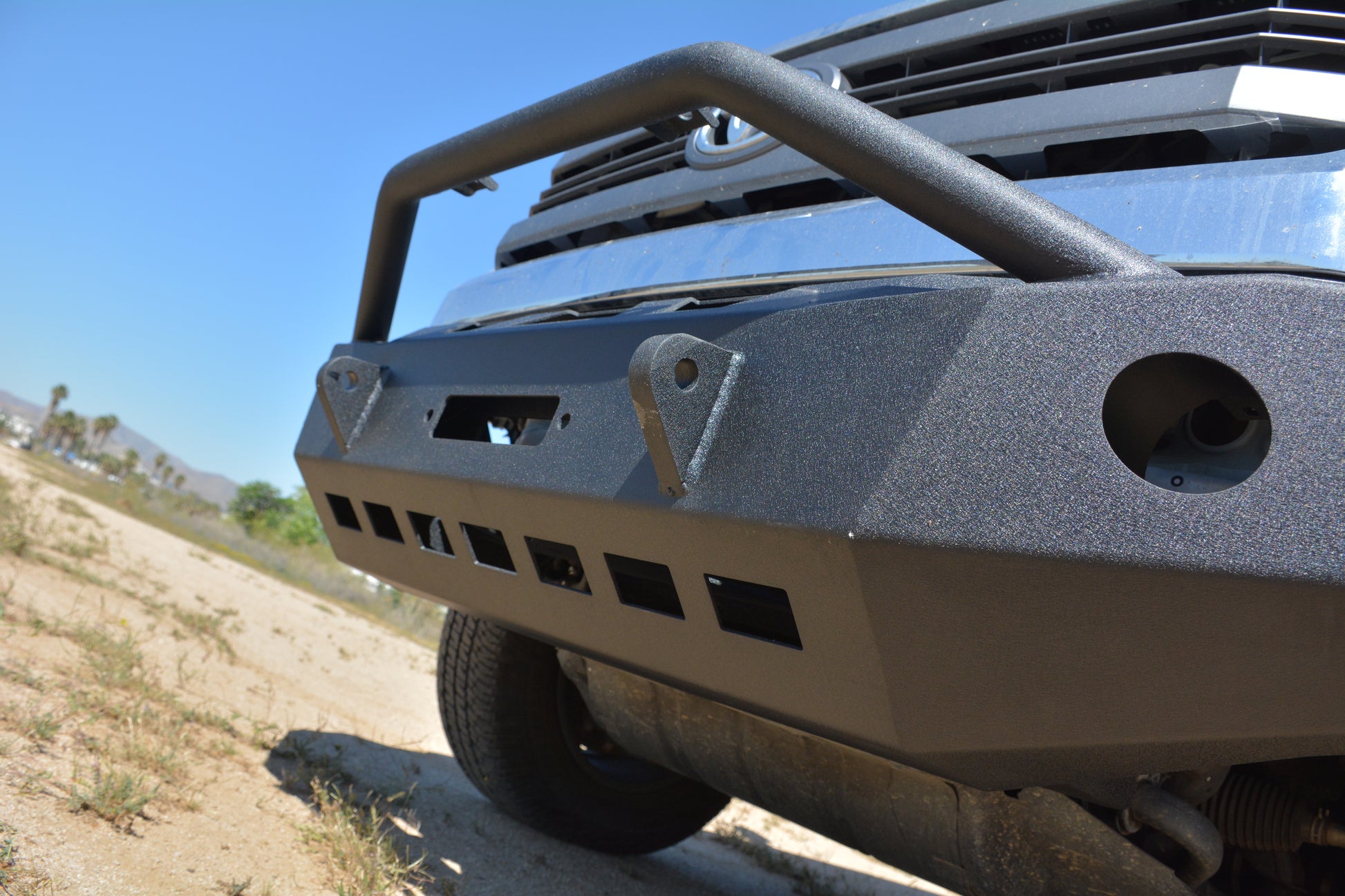 DV8_Offroad_FBTT2-01_Toyota-Tacoma-front-bumper_angle7_72dpi.JPG