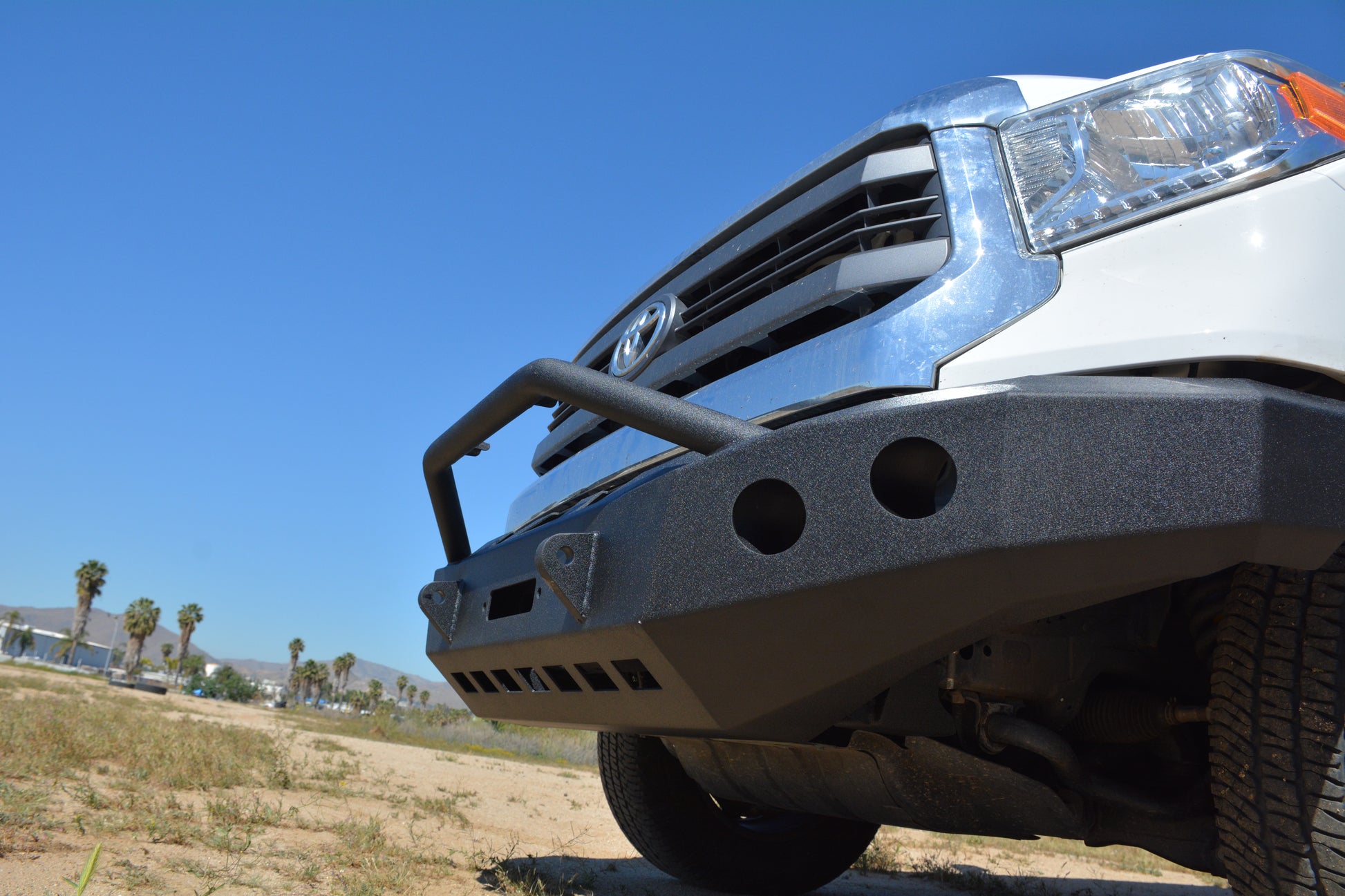DV8_Offroad_FBTT2-01_Toyota-Tacoma-front-bumper_angle8_72dpi.JPG