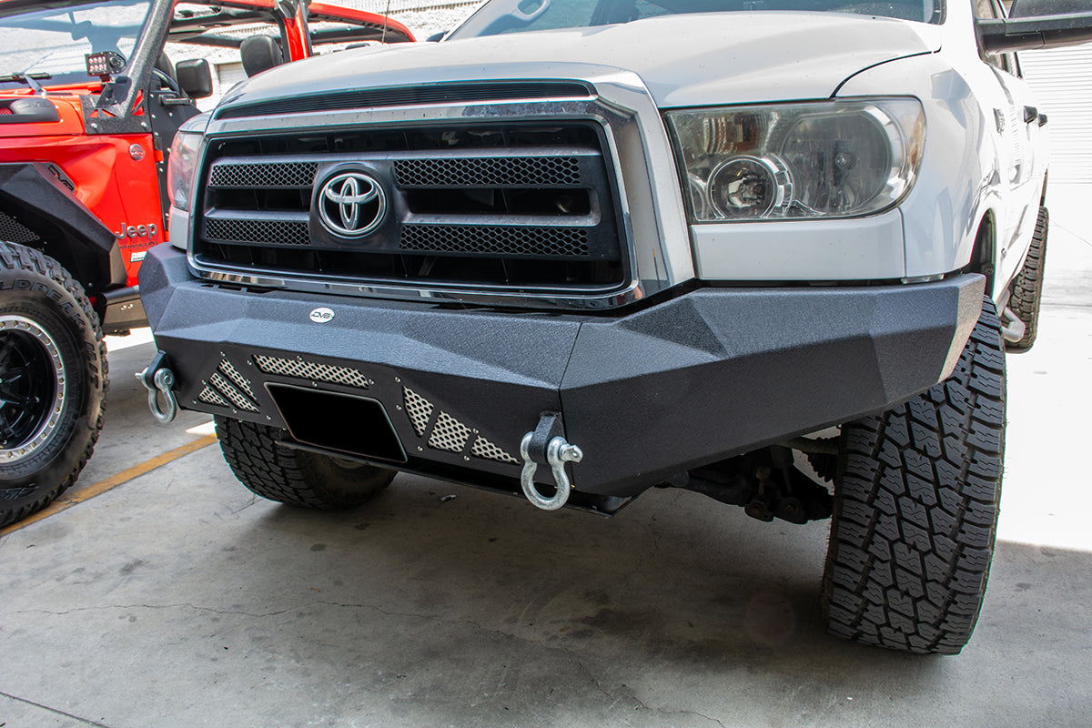 DV8_Offroad_FBTT2-03_Toyota_Tundra_front_bumper_angle4_72dpi.jpg