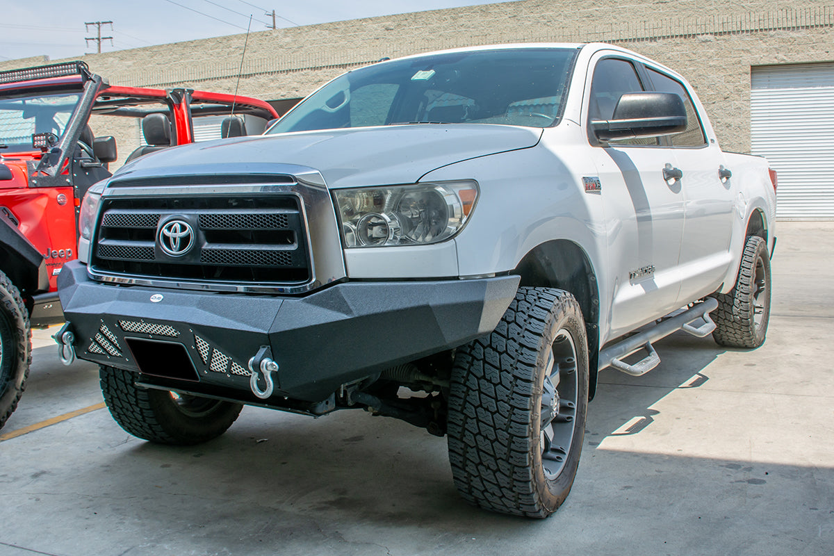DV8_Offroad_FBTT2-03_Toyota_Tundra_front_bumper_angle7_72dpi.jpg