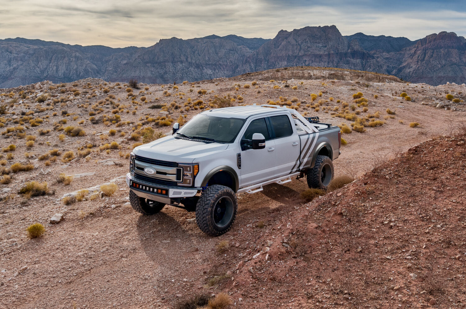 husky-rvl-flares-2018-ford-f250-2802978-lifestyle-02.jpg